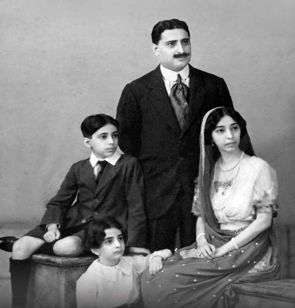 (L to R) Homi Bhabha, Jehangir Bhabha, Meherbai Bhabha and Jamshed Bhabha (sitting on the floor).